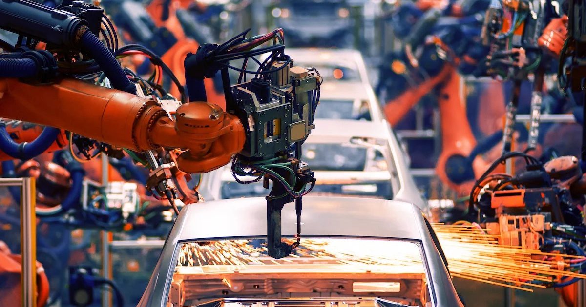 産業用ロボットとは？主な5種類や事例、他のロボットとの違いを解説