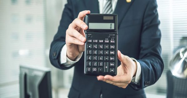 産業用ロボットの予算は？最適な導入プランを検討するための計算方法