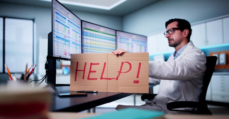 Excel & Accessで進む属人化。脱却を実現する方法とは？