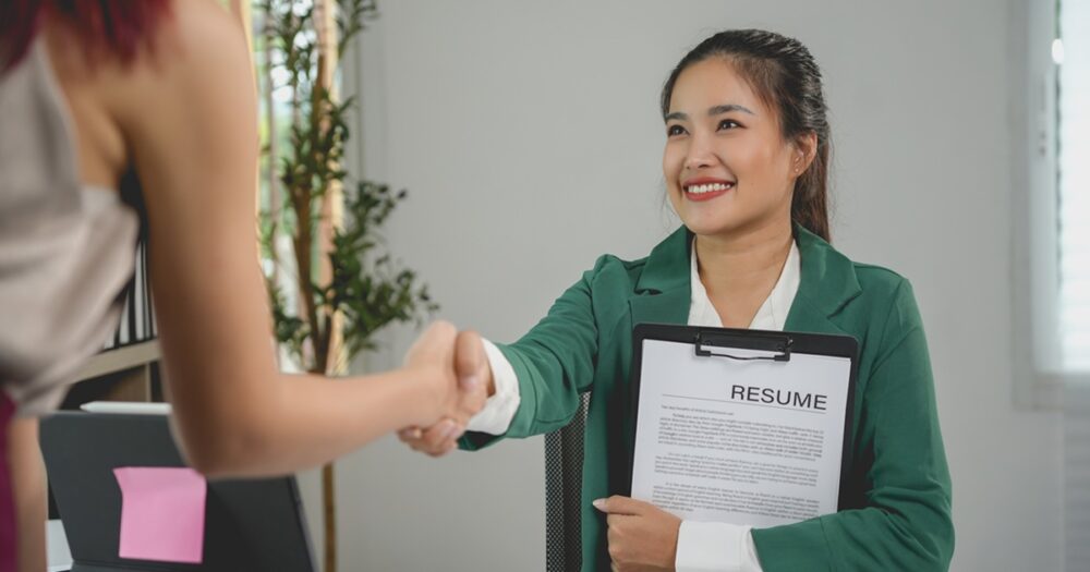 外国人材を受け入れるには?制度別の準備・手続き・サポート体制ガイド