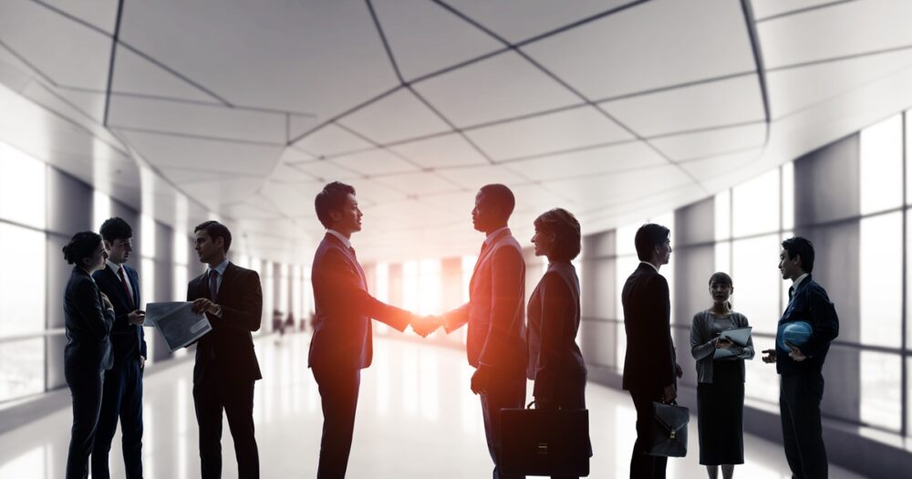 【2026年最新】初めて外国人を採用する際に注意すべきこととは？手続きや注意点を解説