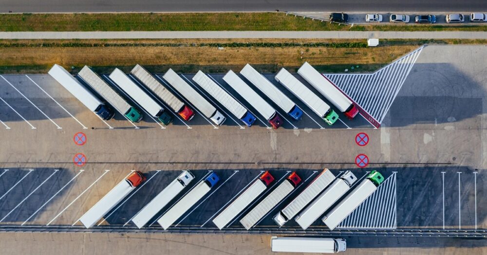 【26年改正施行】貨物自動車運送事業法とは?概要と改正内容、企業が押さえるべきポイント